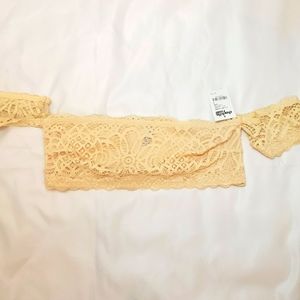 Lace nude brallette
